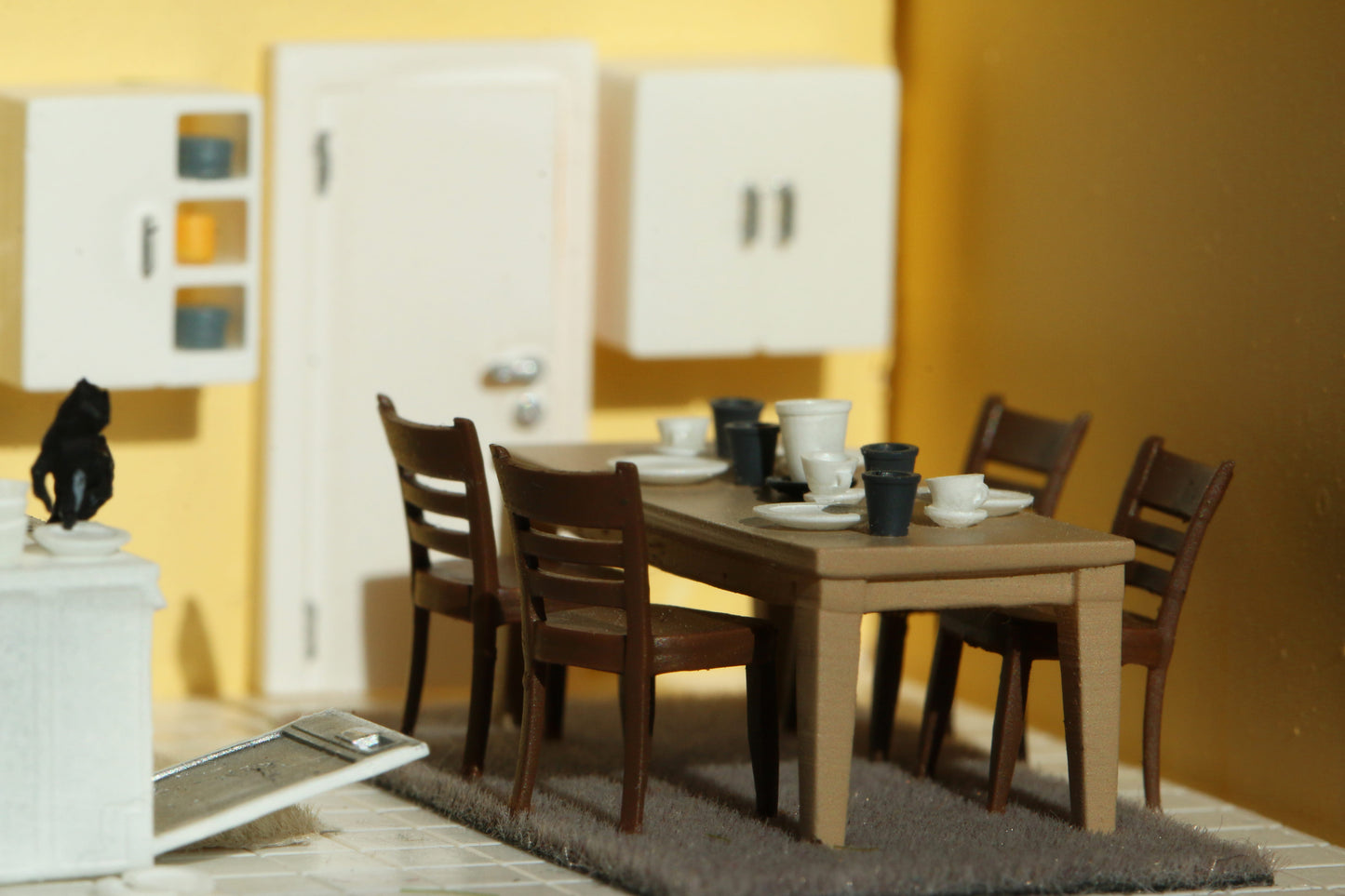 Teller- Set im Maßstab H0 (1:87)