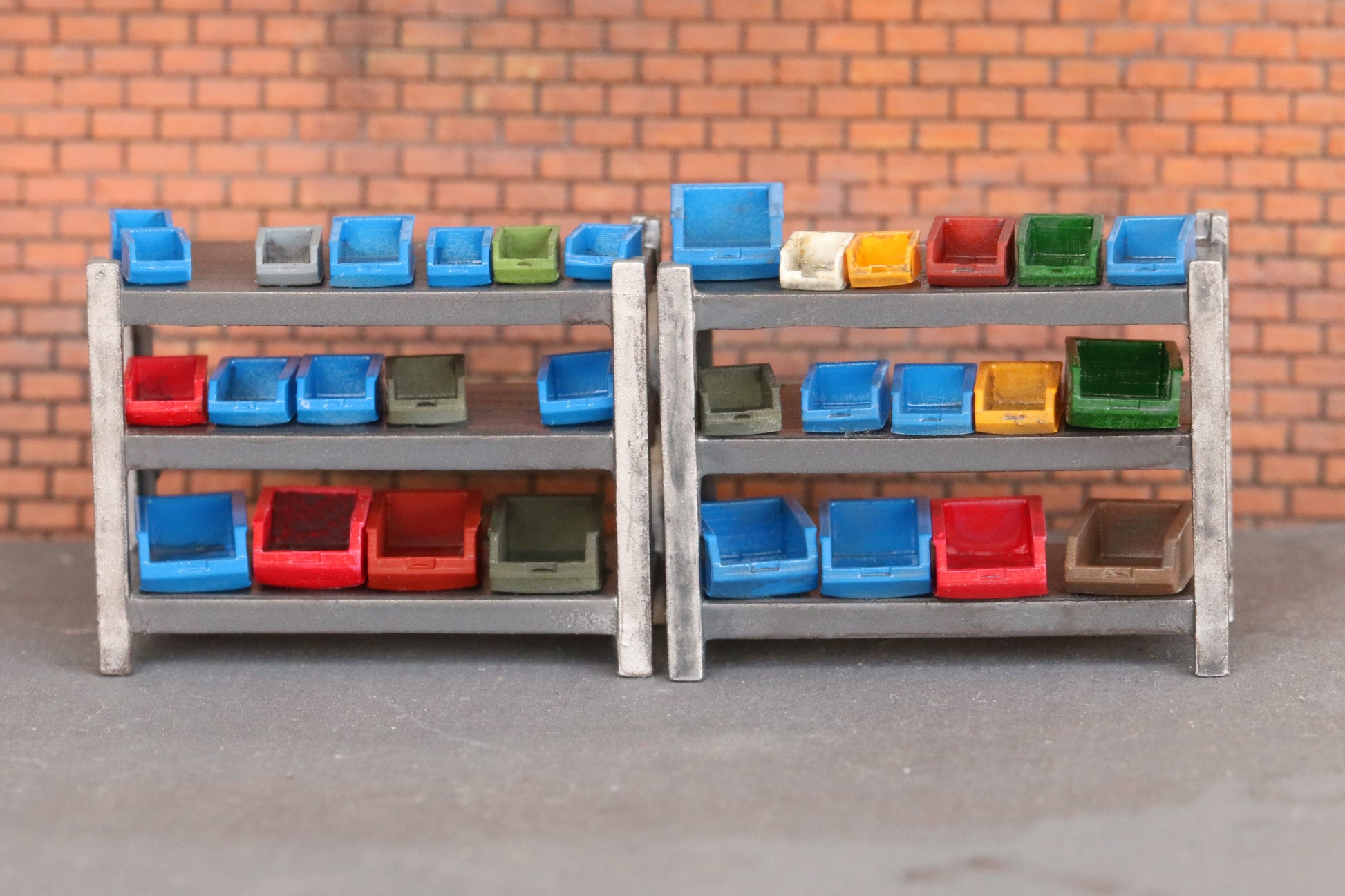 Dorr Modellbau Lagerkästen zur Einrichtung von Werkstätten in H0 1:87