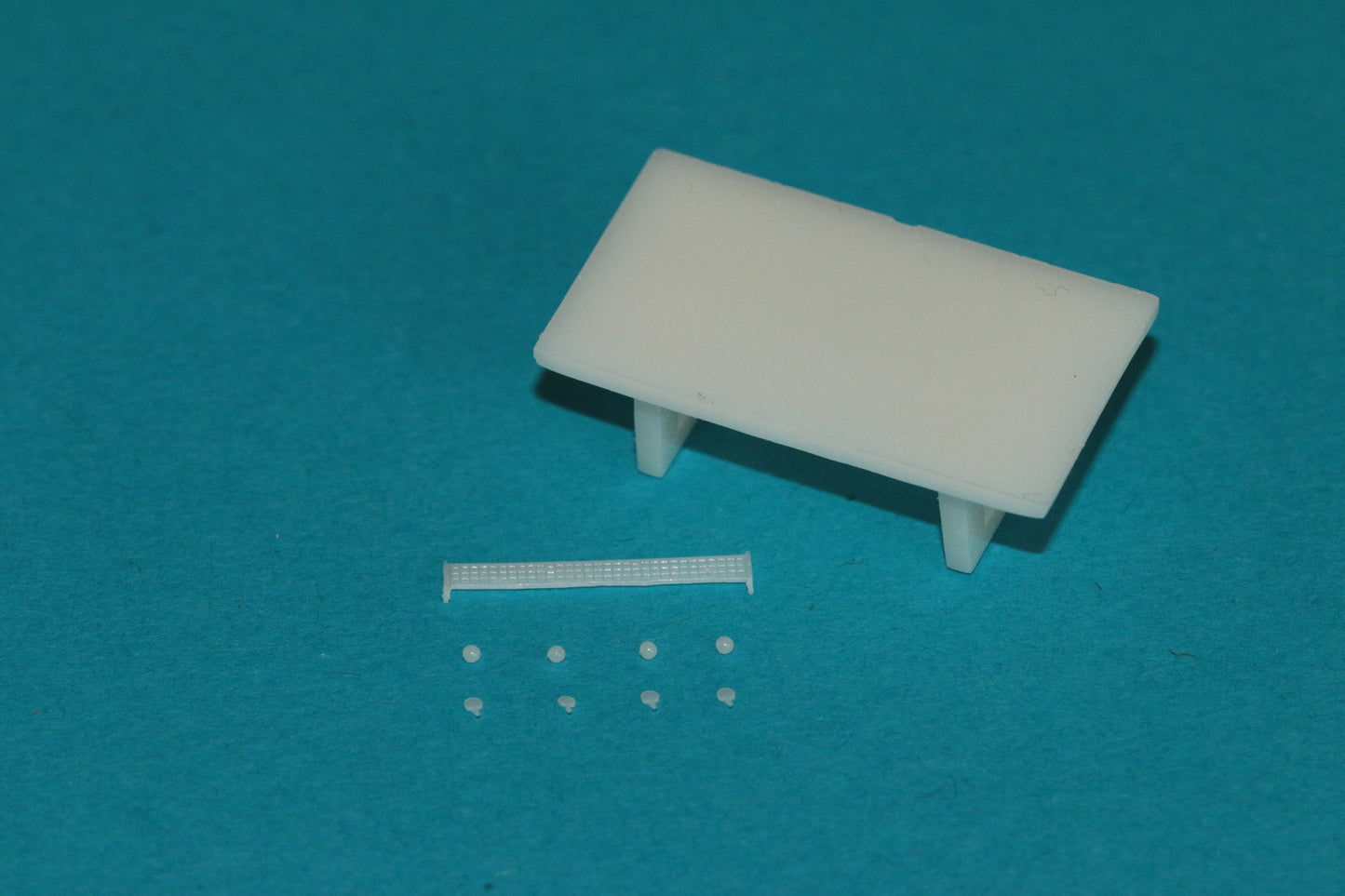 Packungsinhalt des Sets Tischtennisplatte in H0 von DorrModellbau