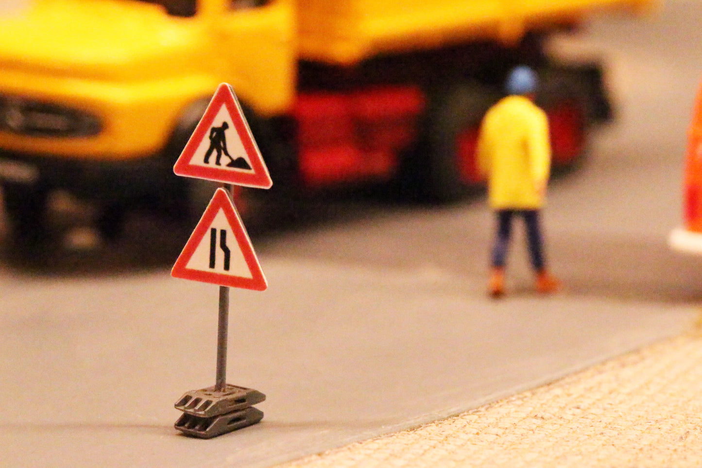 Verkehrszeichen für Baustellen von DorrModellbau im Maßstab H0 1:87 