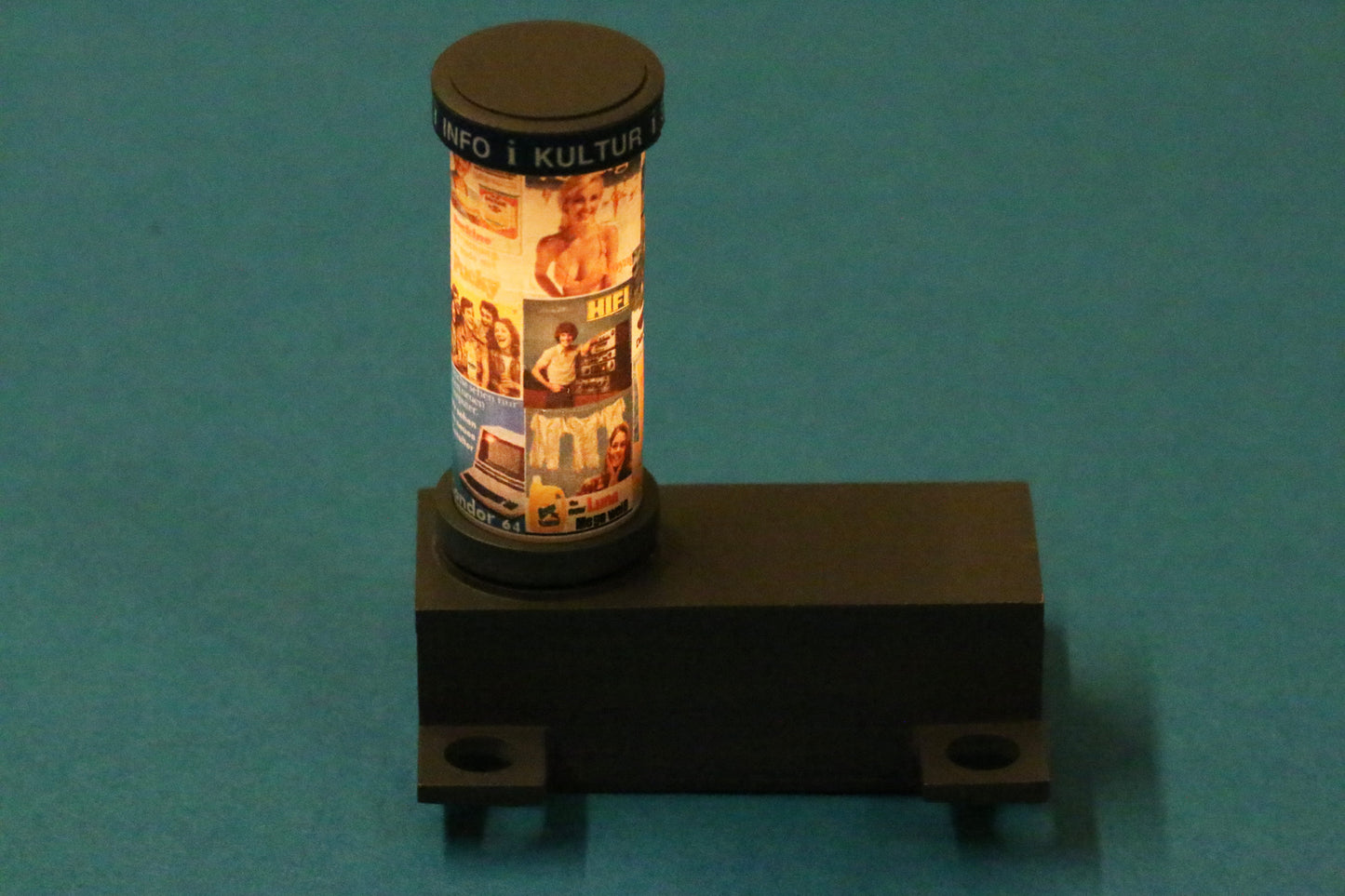 Lieferumfang Litfasssäule mit 70er Jahre - Plakaten von DorrModellbau