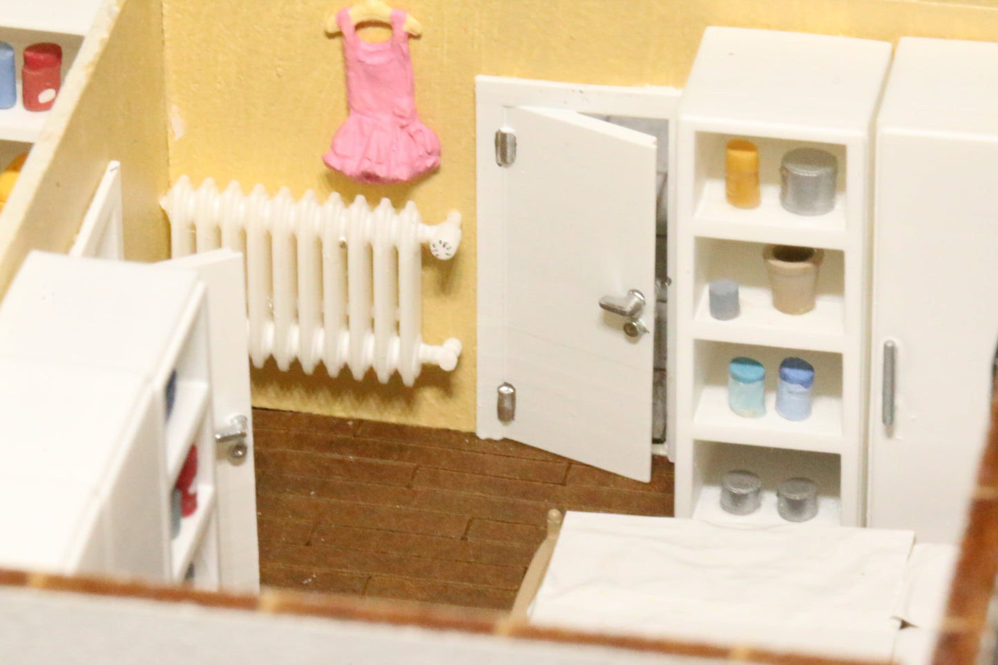 Schlafzimmerschrank H0 (1:87)